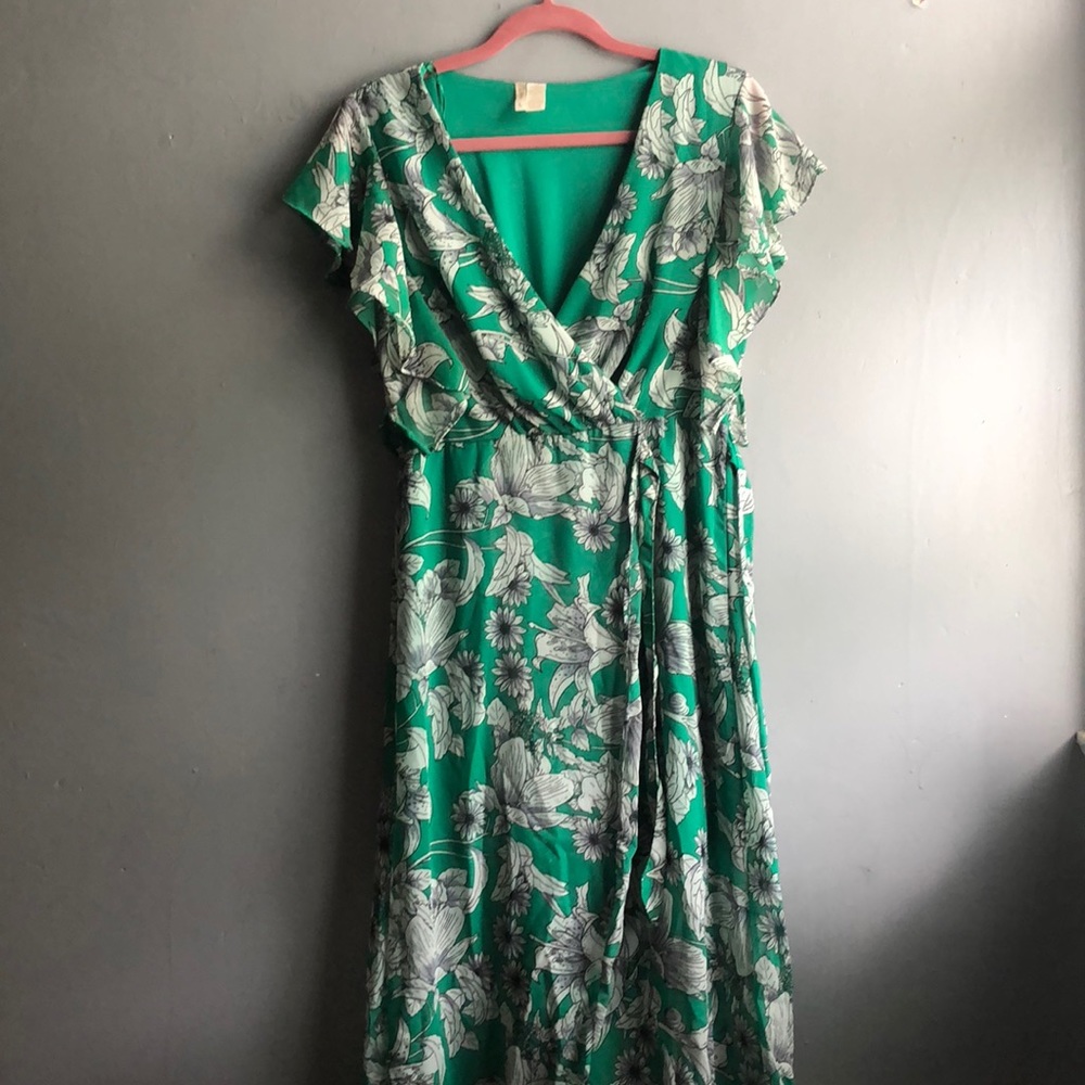 Beautiful green long maxi floral dress